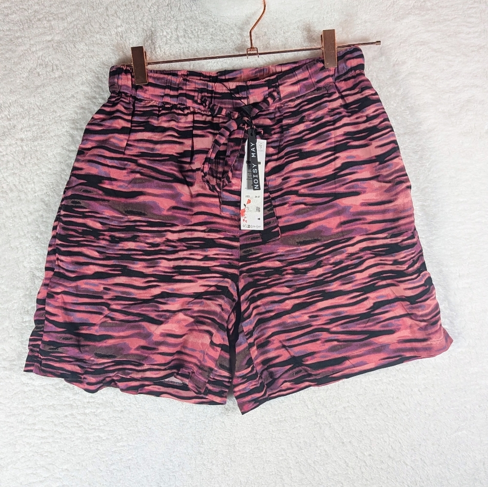 646-Noisy May Pink and Black Women's Shorts Fit Small